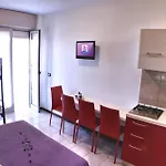 In A Modern Residence-beahost דירה ביביונה